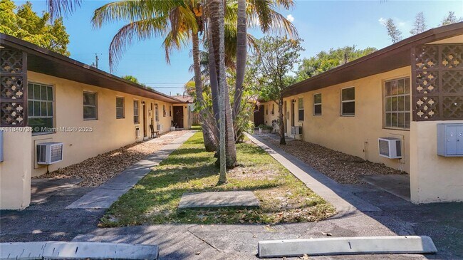 Foto del edificio - 260 NW 40th Ct