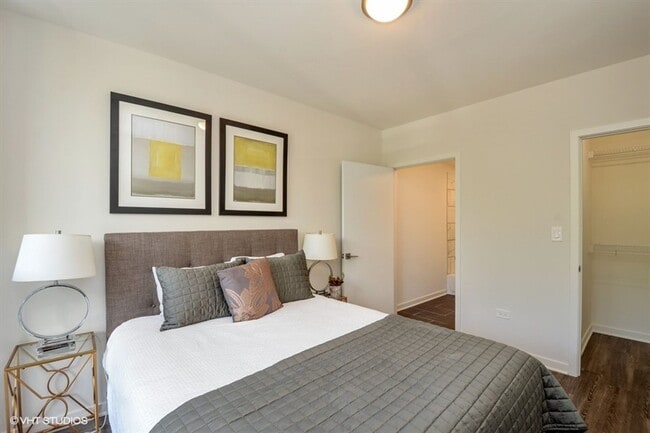 Interior Photo - 1325 N Wells Apartments