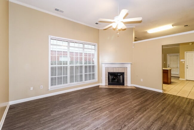 Foto del edificio - 8691 Overcup Oaks Dr