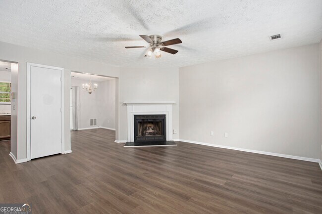 Foto del edificio - 5731 Wells Cir