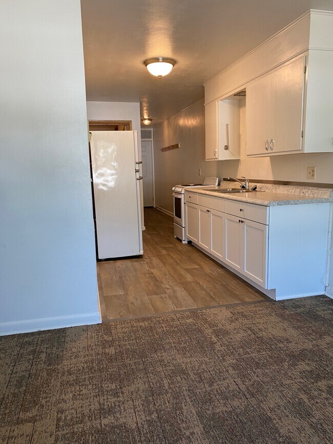 Foto del edificio - 5739 Marble Ave