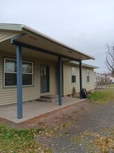 Building Photo - 1901 Birch St