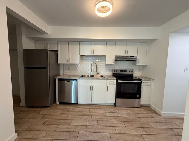 Foto del edificio - 3 bedroom, 1.5 Townhouse