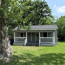 Building Photo - 516 Hurst Pl