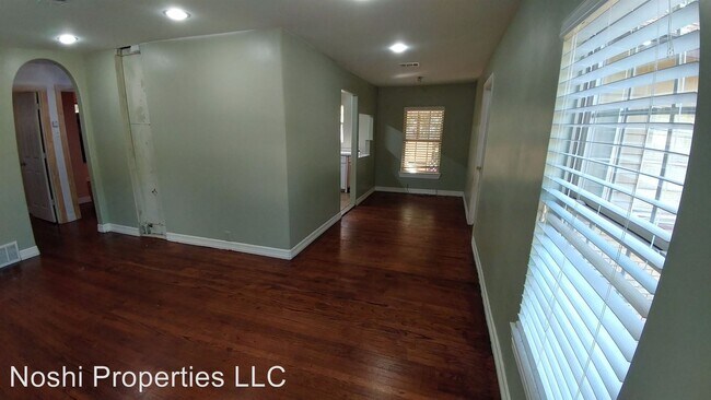 Foto del edificio - 2 br, 1 bath House - 127	Saint Clair Dr. E