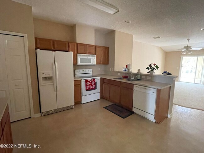 Building Photo - 14626 Falling Waters Dr