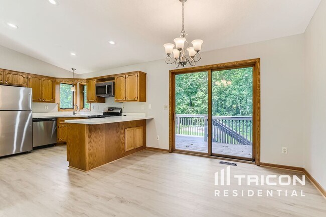 Foto del edificio - 5273 Lannon Ave NE