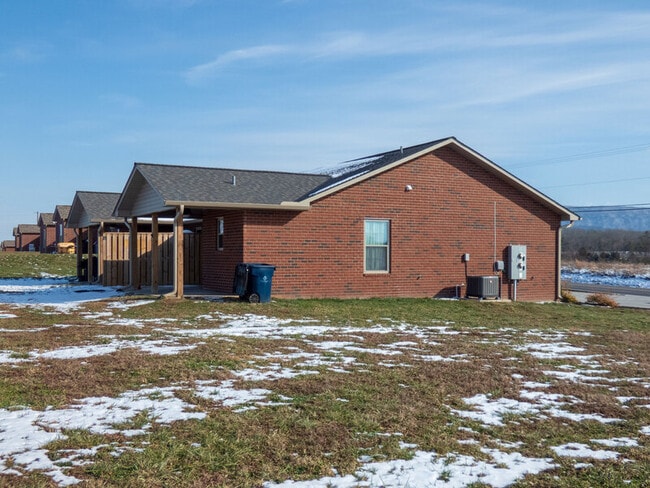 Photo - 812 S Old Sevierville Pike House