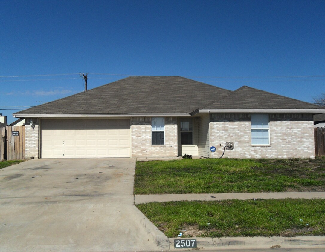 Foto principal - 2507 Westwood Dr