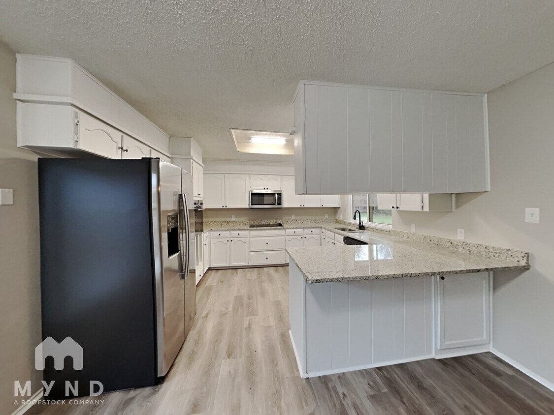 Foto principal - 3528 Park Lake Dr
