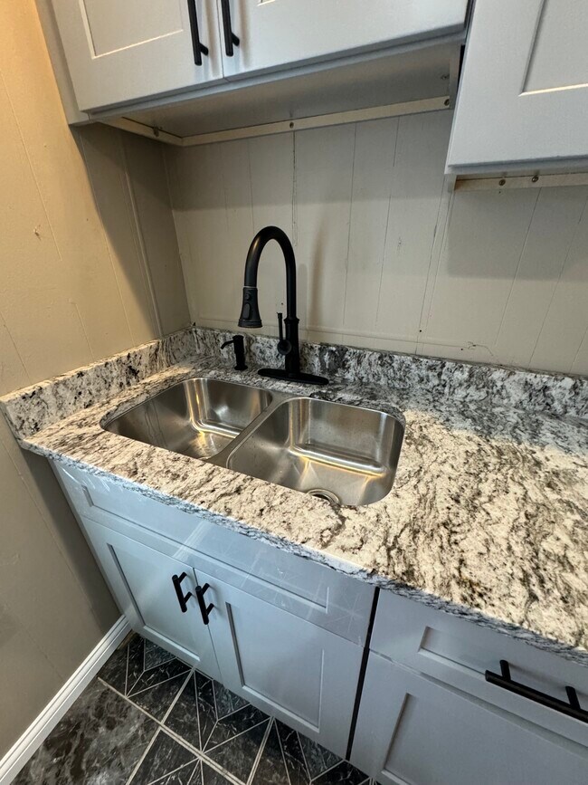 Sink View 2 - 4733 Calumet Ave