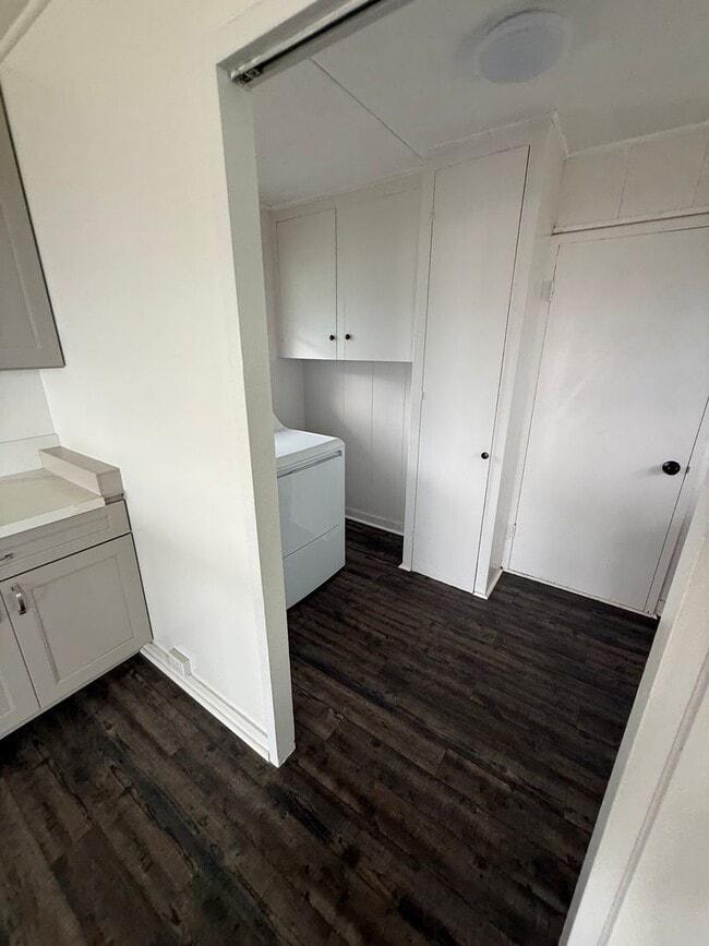 Building Photo - For Rent – 2BR / 1BA Home with Stunning Kahala Mountain View