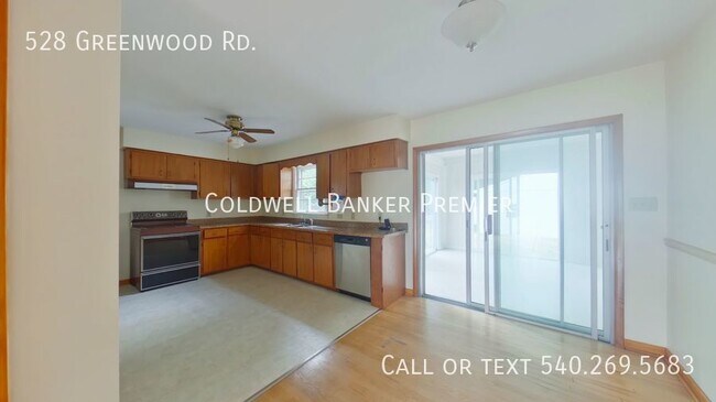 Building Photo - Ranch Home with Large Lot, and Detached Ga...