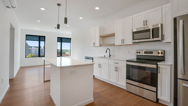 Building Photo - Andante