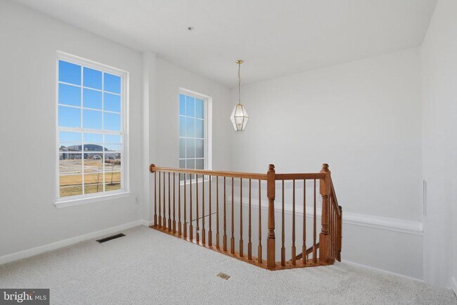 Foto del edificio - 886 Lowe Rd