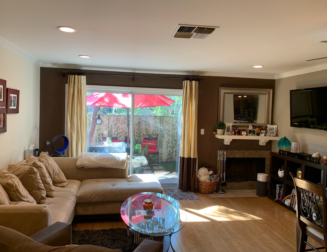 Primary Photo - 253 N Mar Vista Ave
