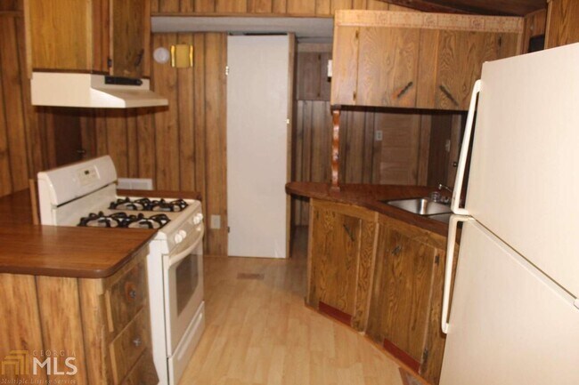 Building Photo - 2158 Carver Rd