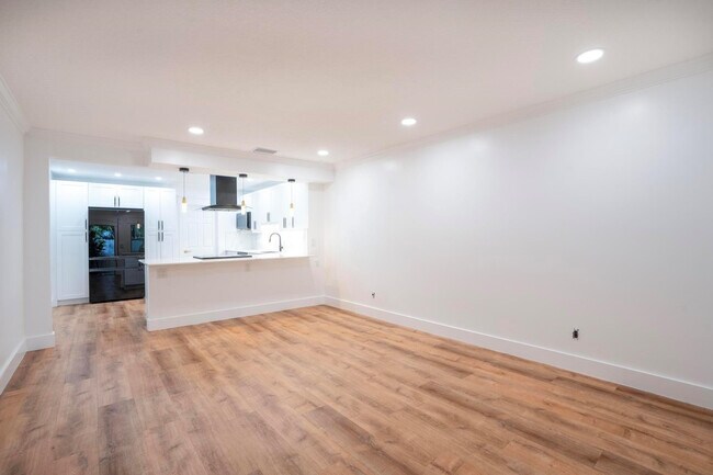 Foto del edificio - 3468 NE 17th Ave