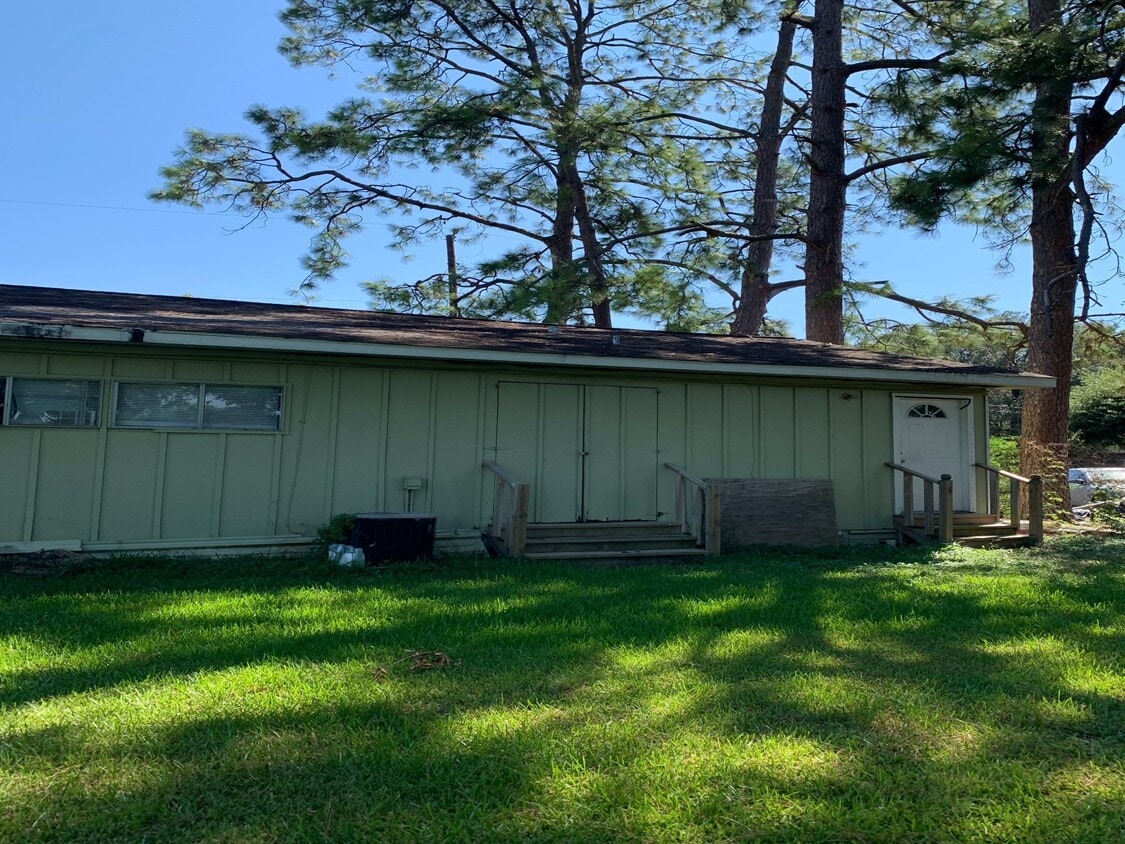 Building Photo - 2217 Leaman Ave