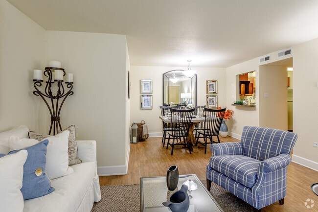 2BR, 1BA - Windsor - ReNew Kennedy Park