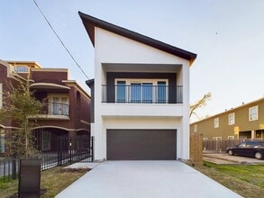 Building Photo - 5029 Creekmont Dr