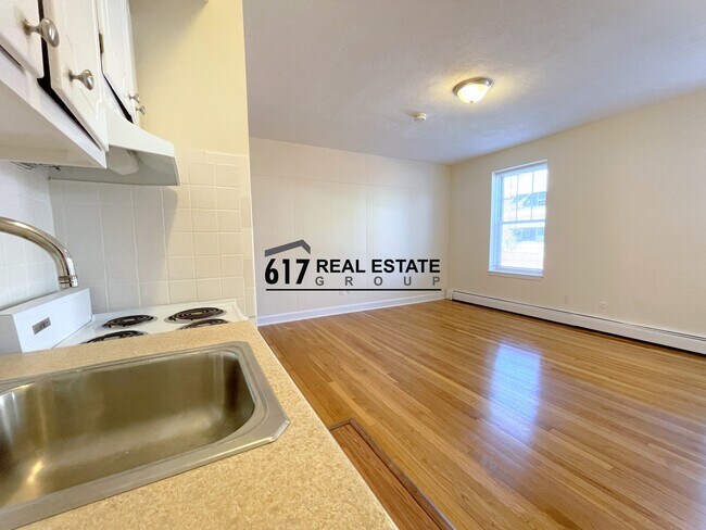 Foto del edificio - 160 N Beacon St