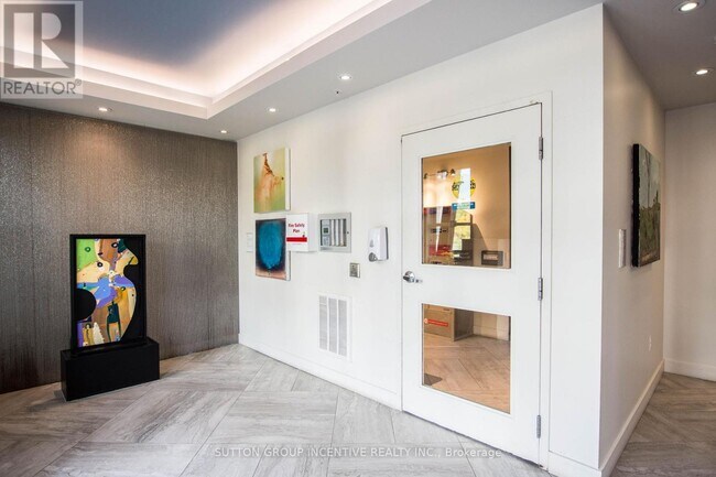 Building Photo - 306 Essa Rd