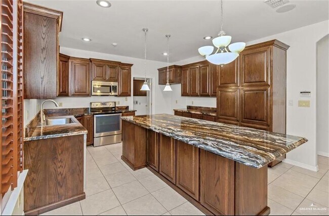 Foto del edificio - 4901 Walnut Ave