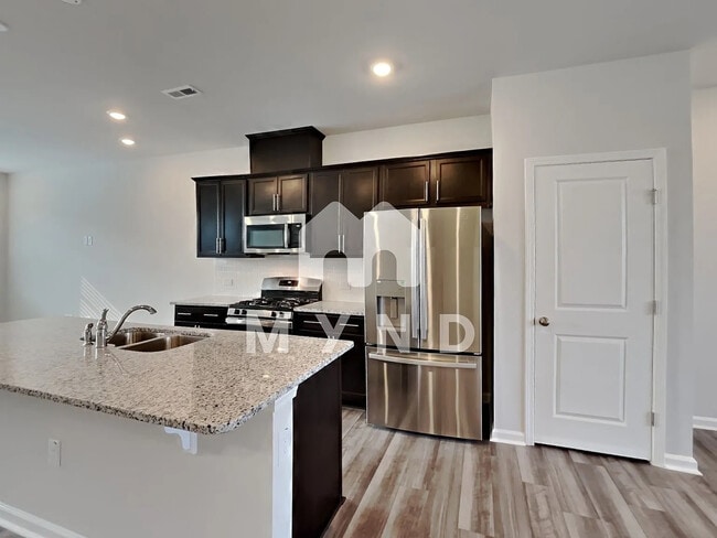 Building Photo - Room in Townhome on Sweet Lilac Wy