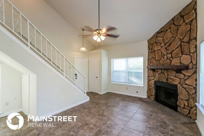 Foto del edificio - 15703 Baybriar Dr