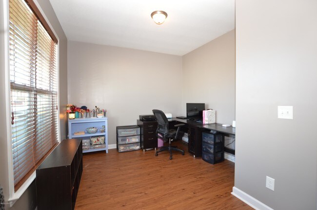 Foto del edificio - 701 Ashley Meadow Ln