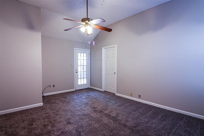Foto del edificio - 3BD/2BA Home in Lakeland. Conveniently located. Pets Welcome.