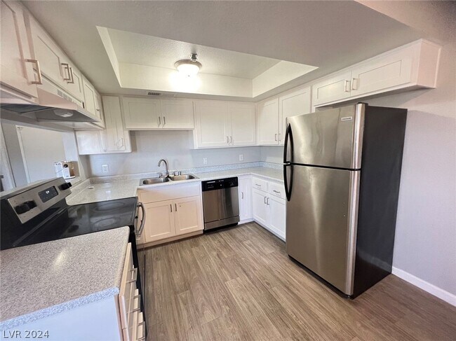 Building Photo - 3700 Snorkel Cir