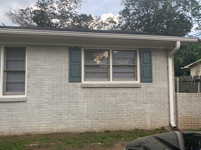 Foto del edificio - 1618 Hampton Rd NW