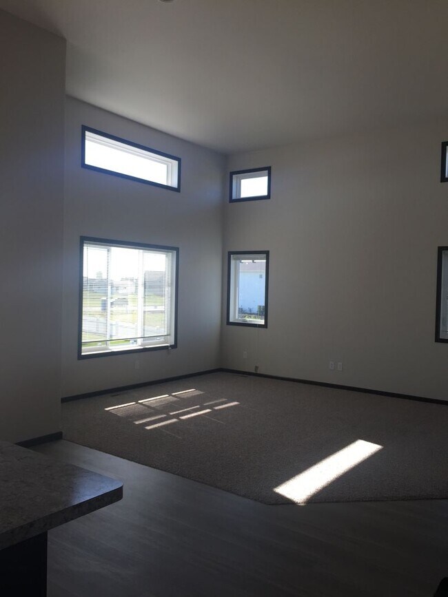 Foto del edificio - 1361 Goldenwood Dr