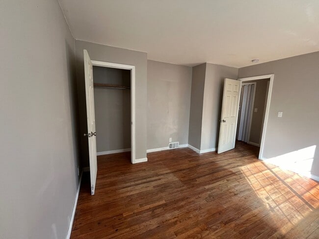 Building Photo - 5836-5840-5840 Glendora Rd