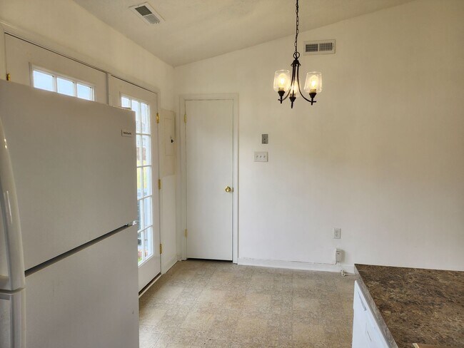 Foto del edificio - 5506 Dendron Dr