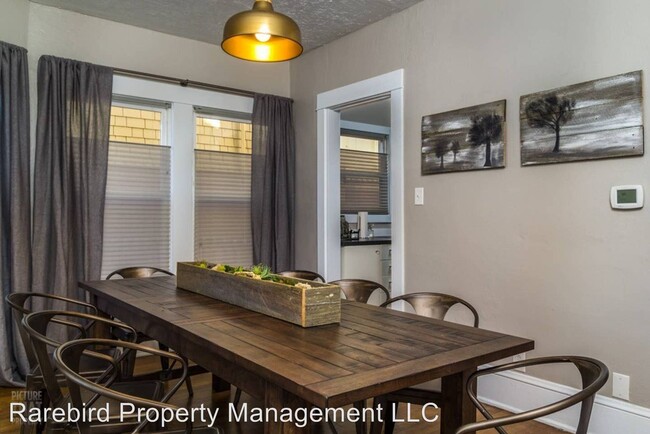 Foto del edificio - 812-818 NE Broadway St