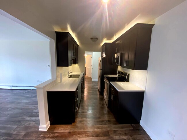 Building Photo - 7422 Brookdale Dr