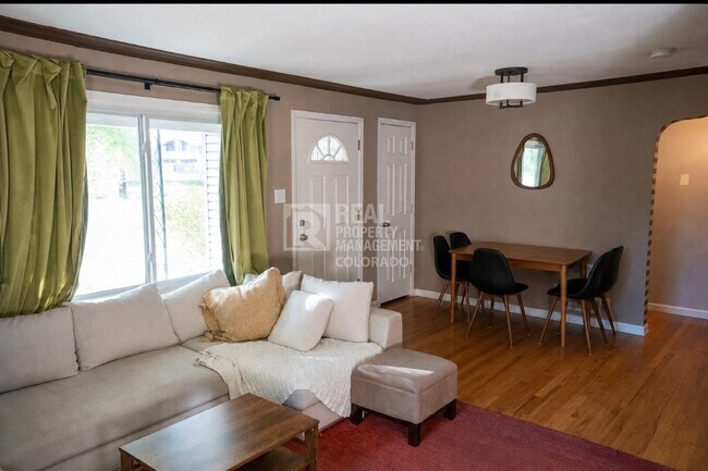 Foto del edificio - 2410 Pierce St