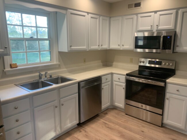 Foto del edificio - 8422 Aiken Rd