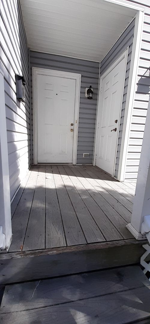 Photo - 832 W 38th St Apartment