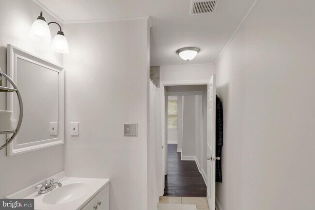 Foto del edificio - 857 N Howard St