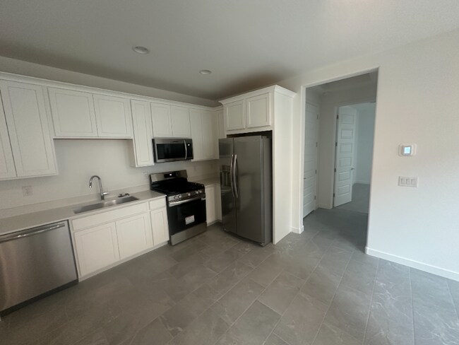 Foto del edificio - 9835 W Cheery Lynn Rd