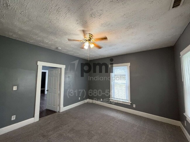 Foto del edificio - 2564 Deming Ave