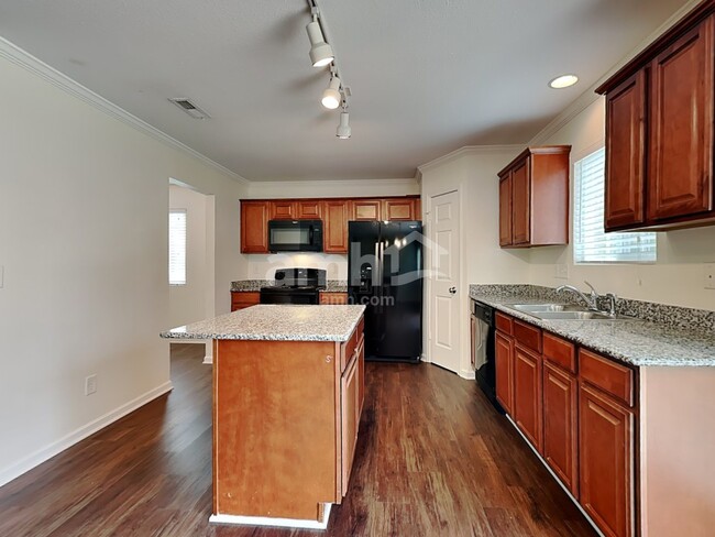Building Photo - 300 Walnut Crossing Drive