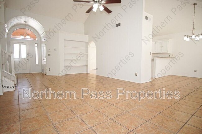 Building Photo - 14006 Glenosa Dr