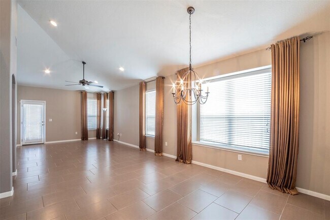 Foto del edificio - 125 Pecanwood Ct
