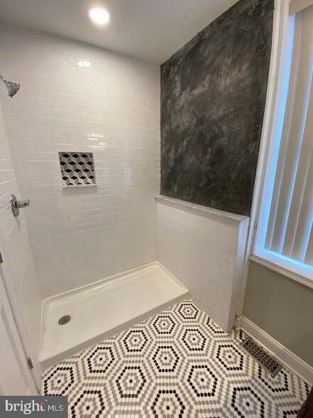 Foto del edificio - 325 E 21st St