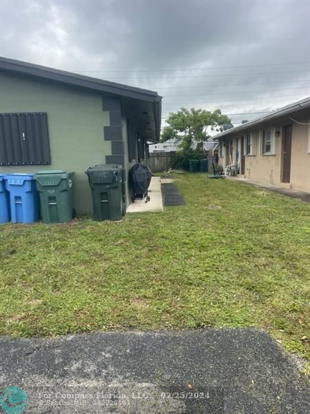 Foto del edificio - 670 NE 46th Ct